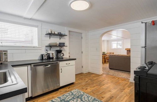 Provo Apartment | ★Simple Elegance★ (Unit #2)