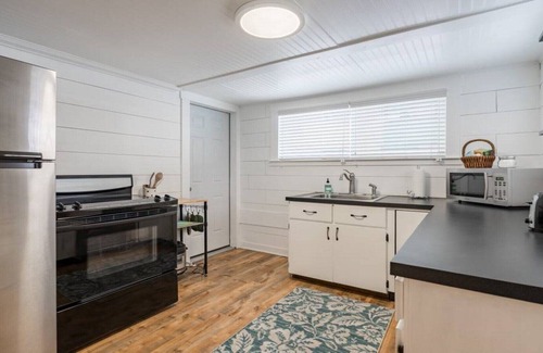 Provo Apartment | ★Simple Elegance★ (Unit #2)