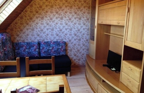 Besse-en-Chandesse Apartment | SIMPLE GITE in CITE MEDIEVALE to VISIT, HIKE, SKI at your own pace