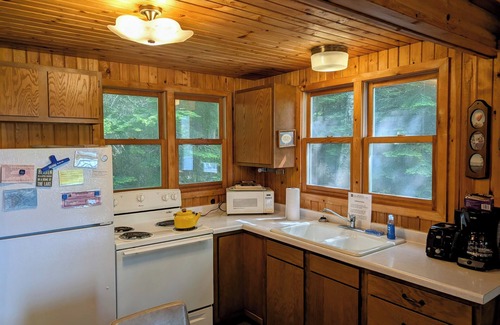 La Pointe House | Simple Gifts - A Simple Studio Cabin with Lake Superior Acesss across the Street!