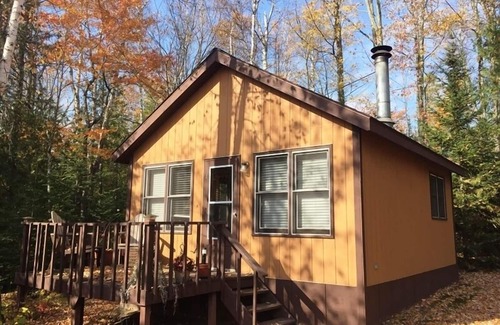 La Pointe House | Simple Gifts - A Simple Studio Cabin with Lake Superior Acesss across the Street!