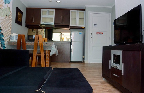 Kelapa Gading Barat Apartment | Simple Living 2BR Apartment City Home near MOI Kelapa Gading