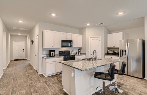 Austin House | Simple Lovely Home Close to the Airport & Tesla!