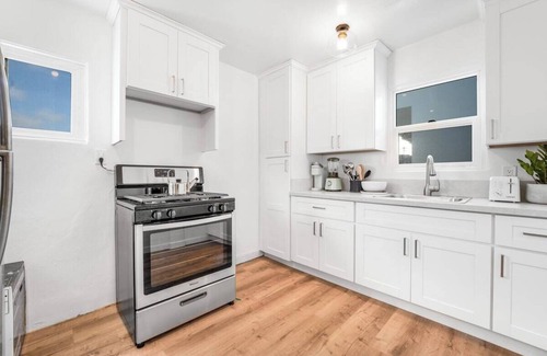 Ocean Beach House | Simple Ocean Beach Retreat – Walk to Everything