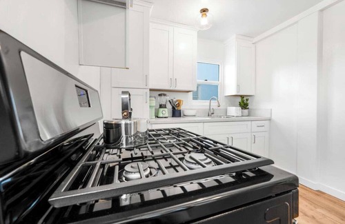 Ocean Beach House | Simple Ocean Beach Retreat – Walk to Everything