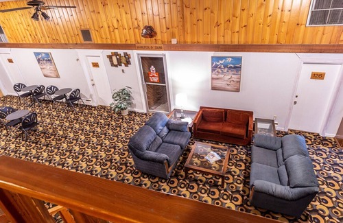 Creston House | Simple room with 2 queen beds, full bathroom.