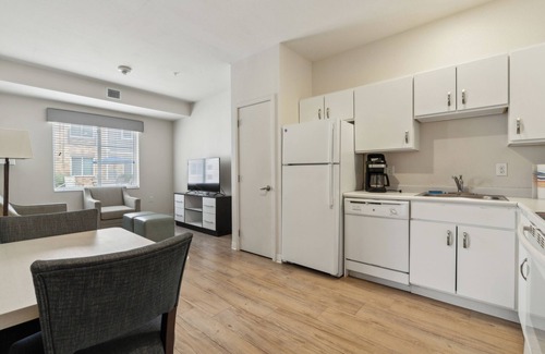 Far North Central Apartment | Simplicity 1103 I Spacious 1Bd/1bth Apartment