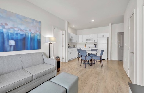 Far North Central Apartment | Simplicity At the Rim 1101 I Comfy 2 Bed 2 Bath