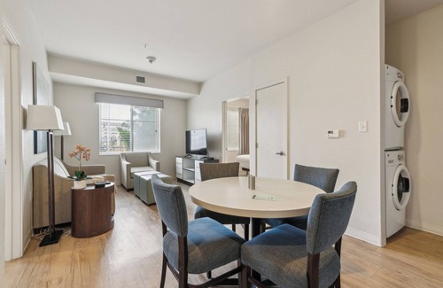 Far North Central Apartment | Simplicity At the Rim 1112 I Comfy 2 Bed 2 Bath