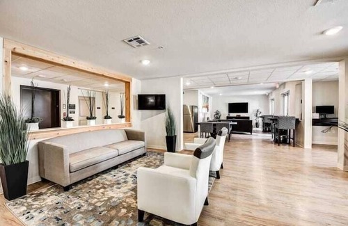 Far North Central Apartment | Simplicity At the Rim 1207 I Spacious 1 Bed 1 Bth