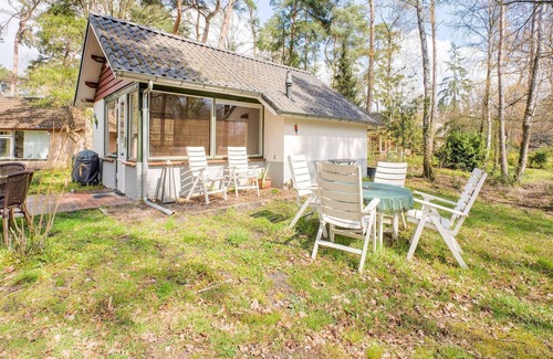 Stramproy House | Simplistic Holiday Home in Stramproy with Garden
