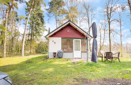 Stramproy House | Simplistic Holiday Home in Stramproy with Garden