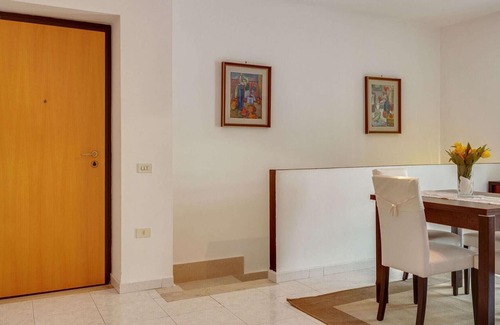 Caserta House | Simplistic Holiday Home in Caserta near Town Centre