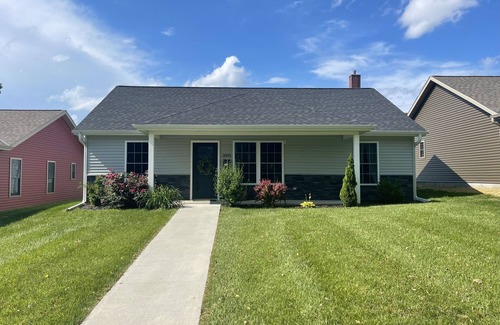 Quincy House | Simply Charming Nest-Nearly brand new, central, super clean, well appointed.