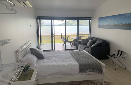 Whitsundays Resort | Sinclair Bay Resort (Unit 1) - Private and secluded waterfront units