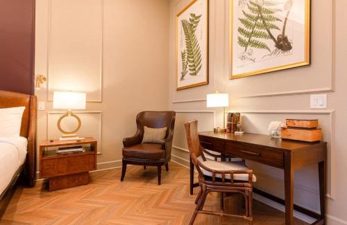 West Dundee Apartment | Sinclair Suites - Stylish Retro Boutique Hotel