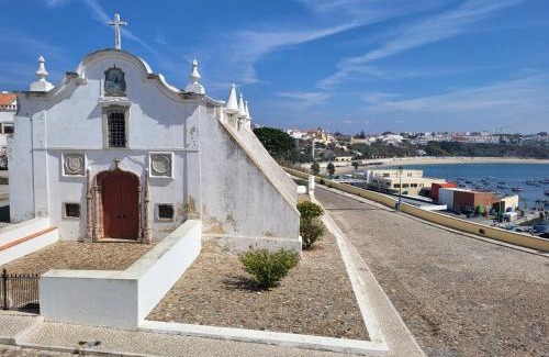 Sines House | Sines Bay House