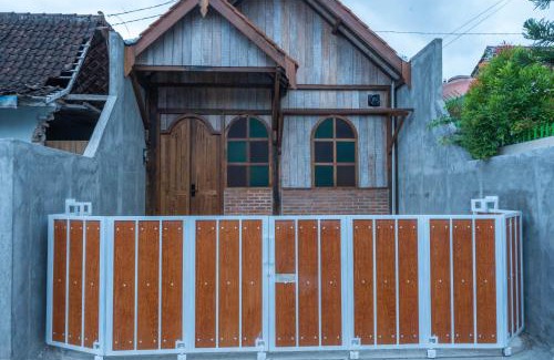 Central Yogyakarta House | Singgah Ndalem - wooden house Jogja