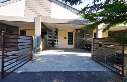 Balok House | SinggahSini Homestay Balok/Gebeng