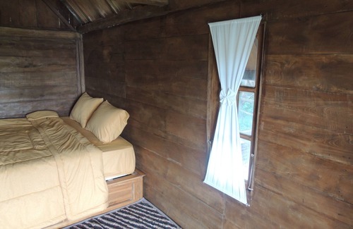 Kertek House | Singgasana Villa & Resto