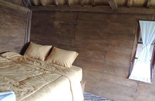 Kertek House | Singgasana Villa & Resto