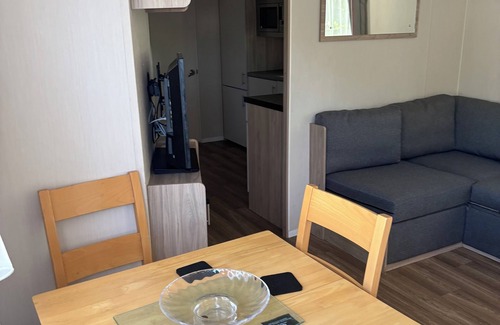 Clacton-on-Sea House | Singh&Leite Family caravan for 10 people with 2toilets and lovely Decking