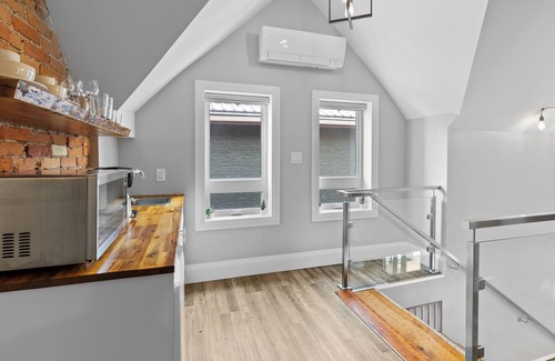 Mount Hope Huron Park Apartment | Single Bachelor unit en-suite Across from Google