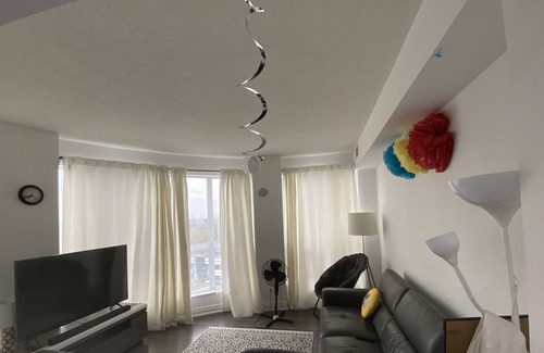 Markham Apartment | Single bedroom with separate bath room available in 2 bed 2 bath condo@ Markham