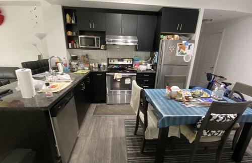Markham Apartment | Single bedroom with separate bath room available in 2 bed 2 bath condo@ Markham