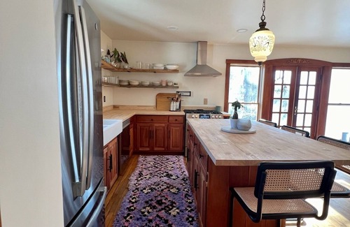 Pemaquid Beach House | Single-family home situated on the waterfront in the beautiful midcoast Maine