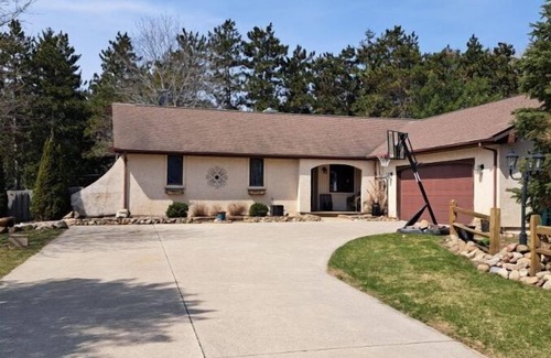 Larsen House | Single Family House in a quiet, friendly subdivision with a park near.