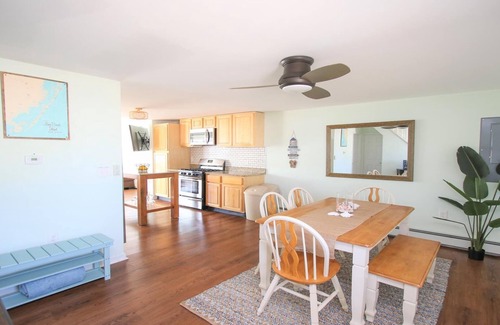 Beach Haven West House | Single family. Waterfront. Boat Slip. Beach Haven West. Private yard. WIFI.