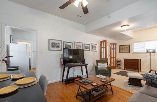 Prescott House | Single level cottage 6 blocks to Courthouse square