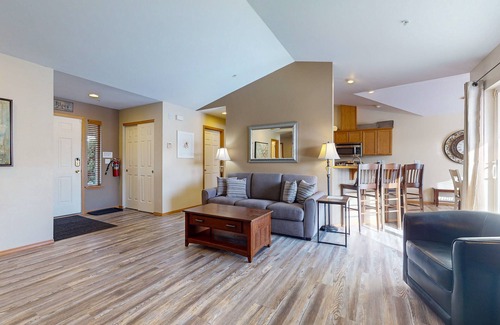 East Wenatchee House | Single-Level Ranch Home with WiFi, Grill, & Big Backyard - Near Town