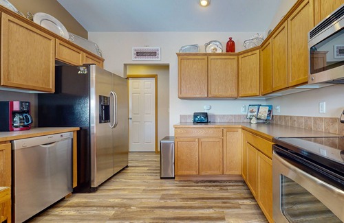East Wenatchee House | Single-Level Ranch Home with WiFi, Grill, & Big Backyard - Near Town