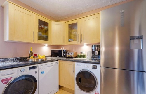 Knowle Sands House | Single room close to city