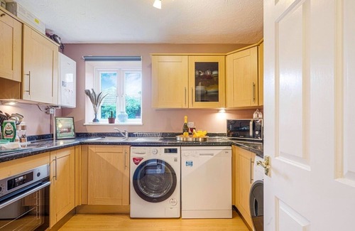 Knowle Sands House | Single room close to city