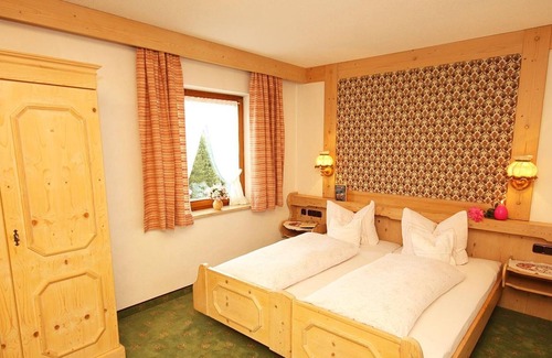 Riezlern Apartment | Single room No. 5, shower, toilet - Haus Widdersteinblick