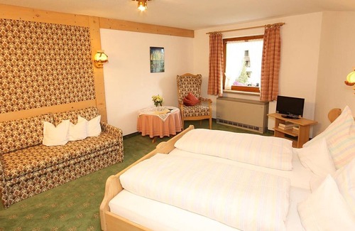 Riezlern Apartment | Single room No. 5, shower, toilet - Haus Widdersteinblick