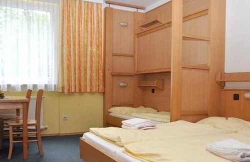 Salzburg-Sud House | Single room, shared shower / shared toilet - Young Hotel Eduard-Heinrich-Haus