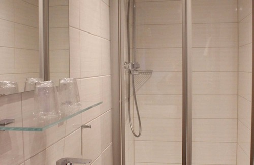 Hann. Muenden Apartment | Single room with shower /toilet, incl. Breakfast - Landgasthaus zum Krug