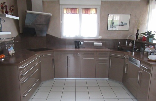 Grezieu-la-Varenne Villa | Single-storey villa with secure saltwater swimming pool