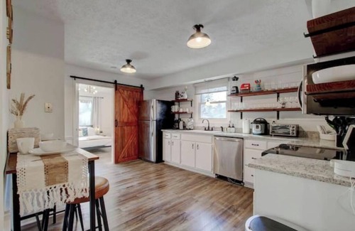 Indianapolis House | Single-Story Charmer! 5BR! Pet Friendly Getawaynn