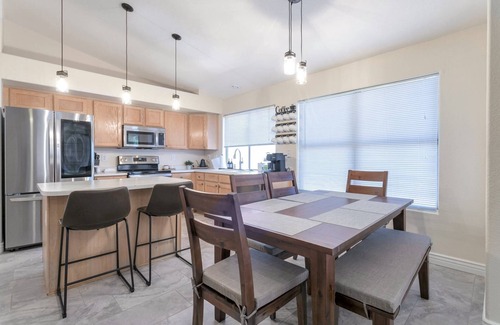 Avondale House | Single Story, Dog Friendly, Great Location Near Dining, Shopping + Major Sports Venues, BBQ, WIFI