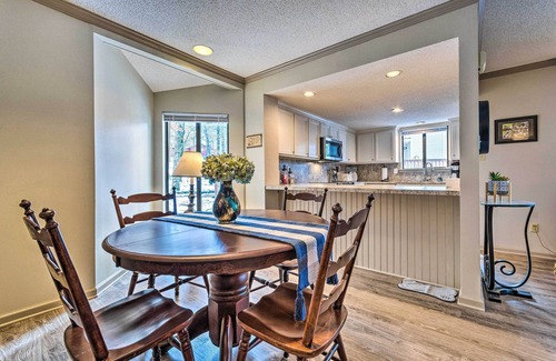 Fairfield Bay Apartment | Single-story Fairfield Bay Condo w/Deck!