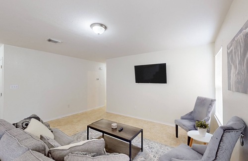Edinburg House | Single-story home with private yard, updated interior, AC, & W/D