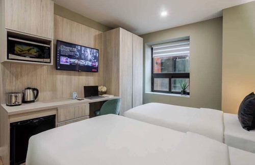 Gay Village Hotel | Single Twin – Downtown MTL Stay
