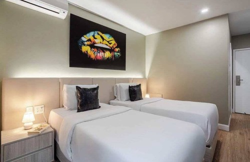 Gay Village Hotel | Single Twin – Downtown MTL Stay