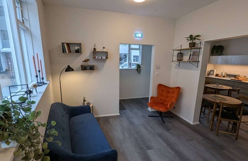 Isafjordur House | Single with Private Bathroom @ The Ísafjörður inn