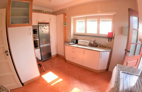 Banzao House | Sintra, V4 house with big garden in Colares, Sintra